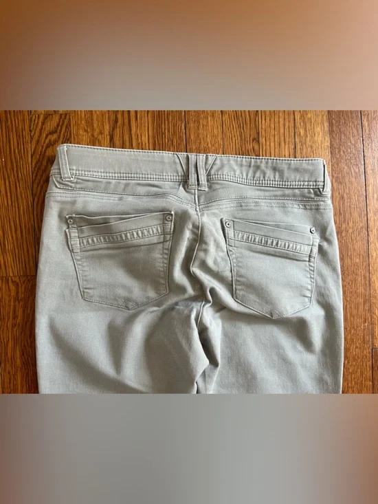 Democracy Women's Light Gray Skinny Jeans - Soft Stretch - Picture 6 of 7